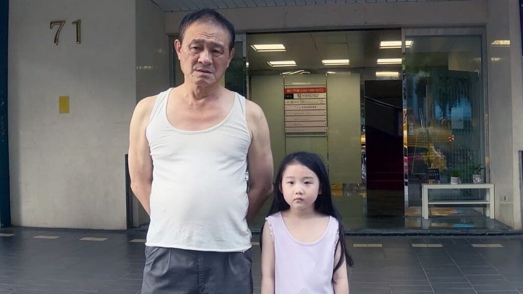 FC Hyena - Left-handed-girl_st_2_jpg_sd-low