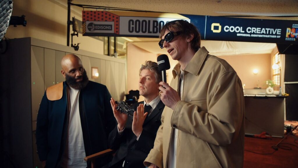 FC Hyena - The-making-of-de-jeugd-van-tegenwoordig_st_3_jpg_sd-low